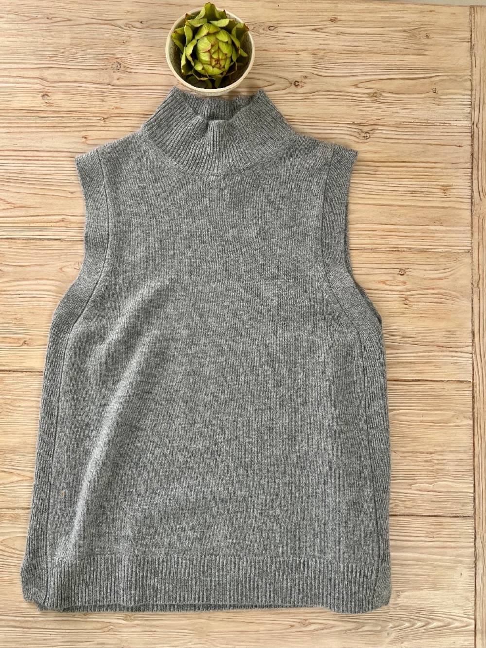 J.McLaughlin NWT Gray Cashmere Sleeveless Turtleneck Sweater Vest M